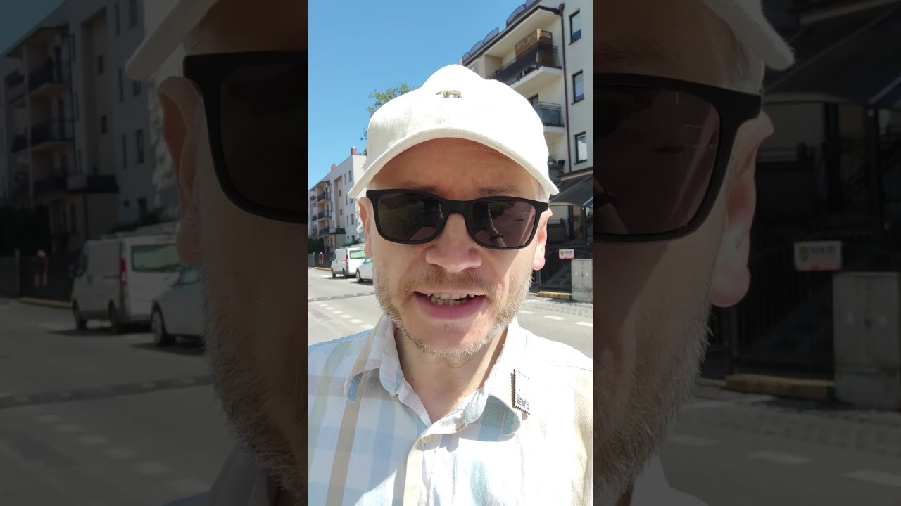 Zadowolona filatelistka #filatelistyka #kolekcja #kolekckoner #znaczki