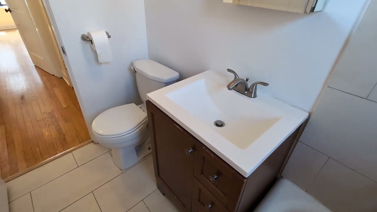 4034 N Ashland #4040-2W