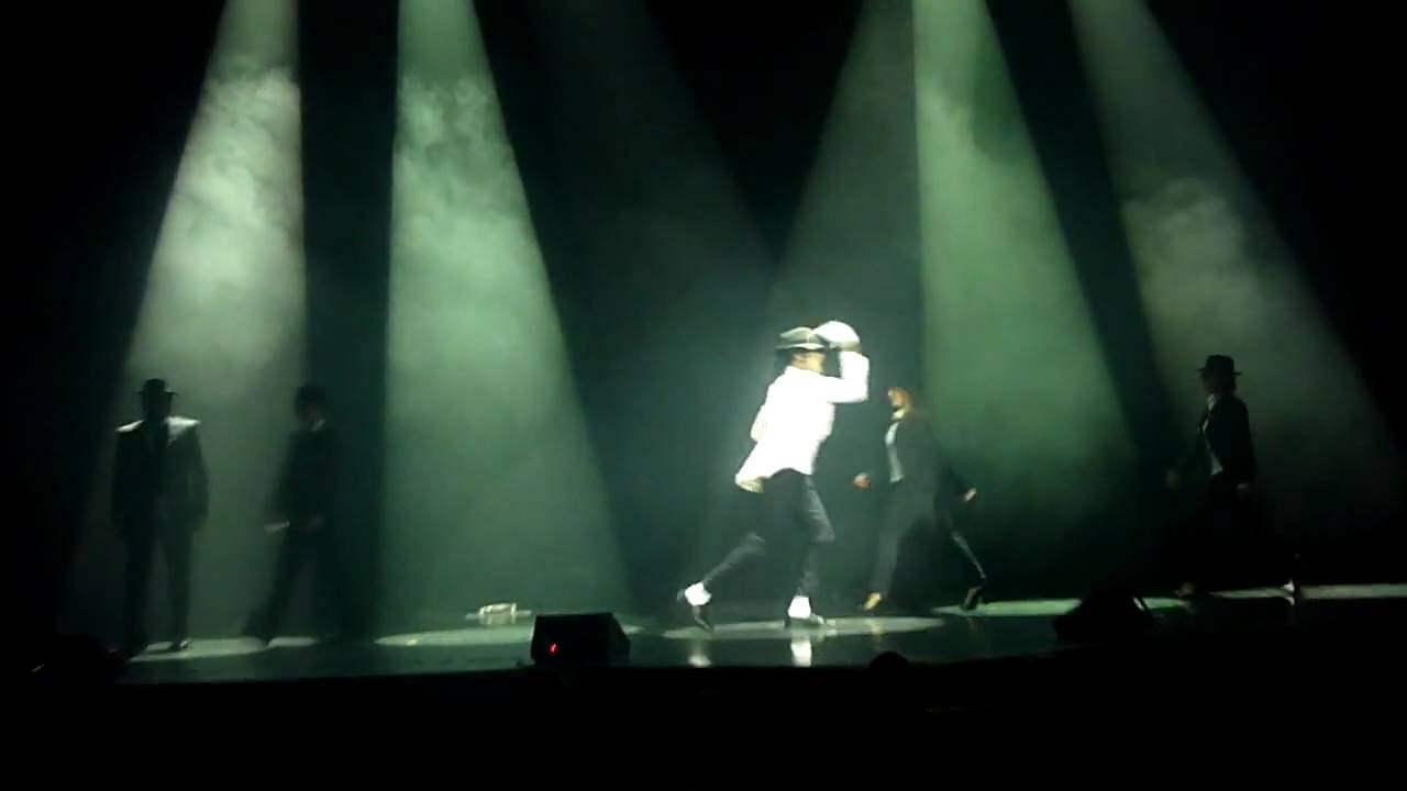 Entertainment team on MSC Poesia give Michael Jackson