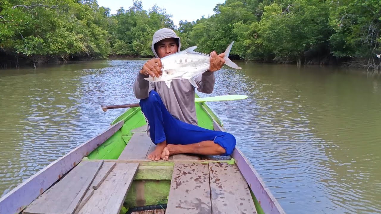 Ikannya lagi naik, tarikan pertama langsung disambar ikan predator.