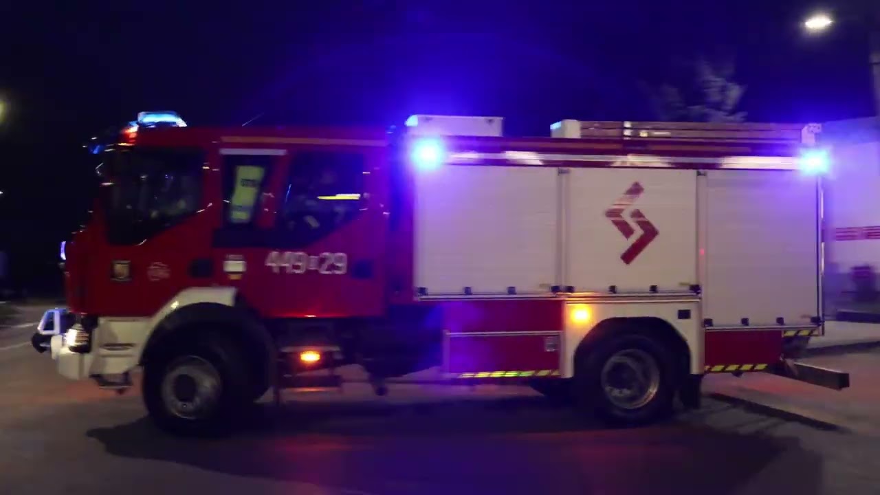 Wyjazd alarmowy: 449[B]29 GBA Renault, 449[B]92 SLRR Nissan - OSP KSRG Kolno do pożaru stodoły.