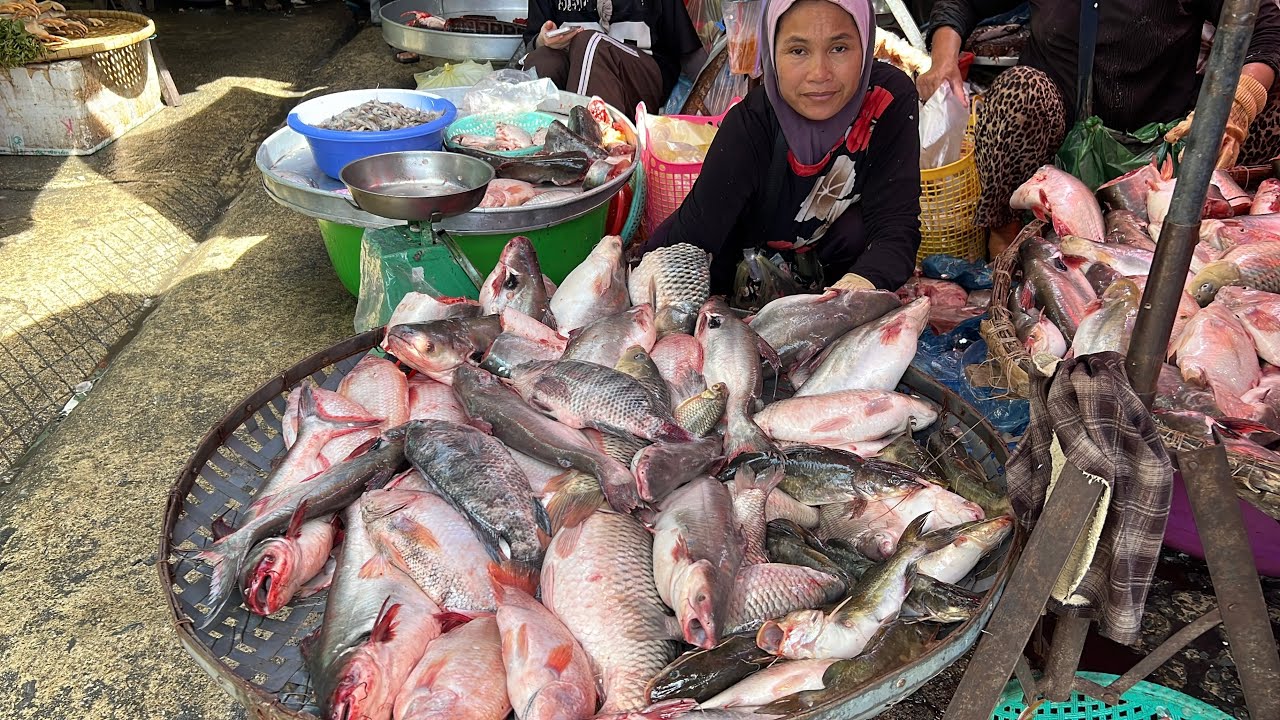 An Incredible of Cambodian Food Market - Fresh Vegetables, Cheap Breakfast, Snacks @Khmer Food Tour 