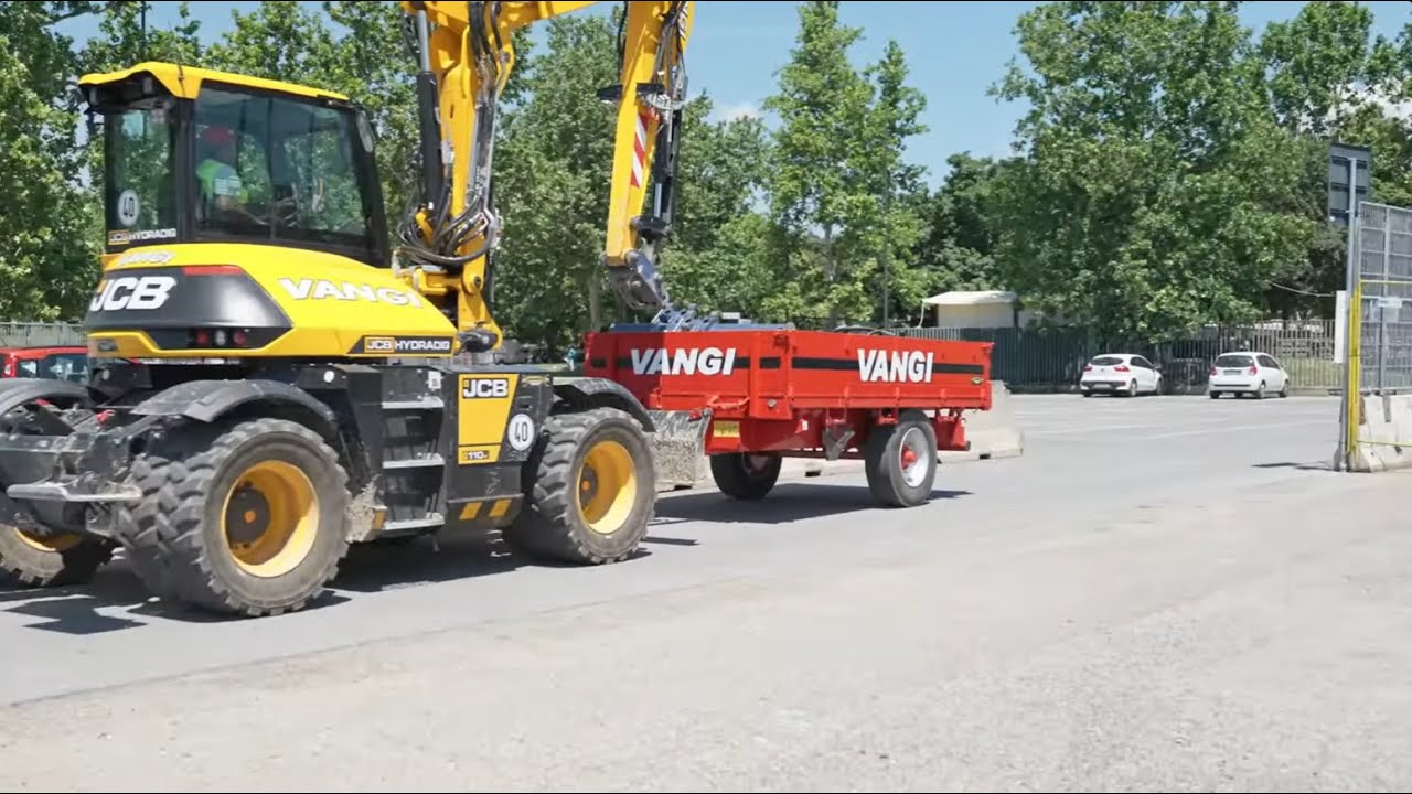 La versatilità dell’escavatore gommato JCB Hydradig per l’Impresa Vangi srl