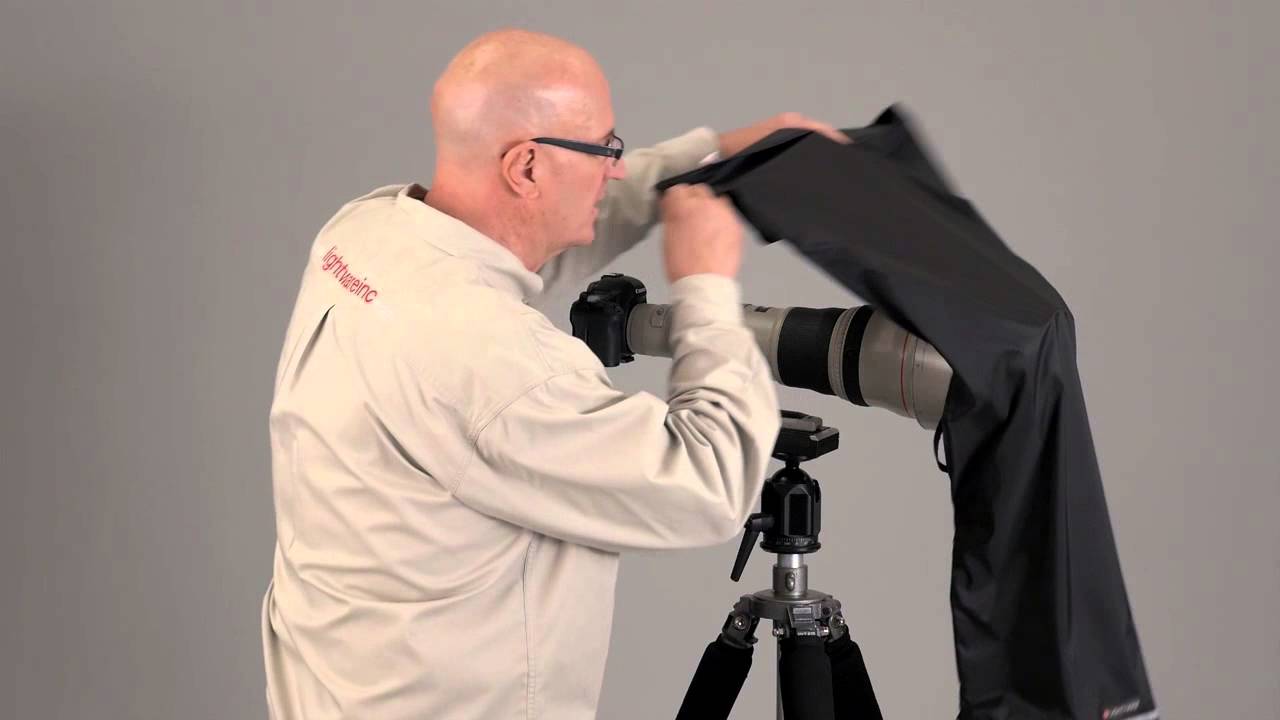 Installing the Lightware Long Lens Rain Cover