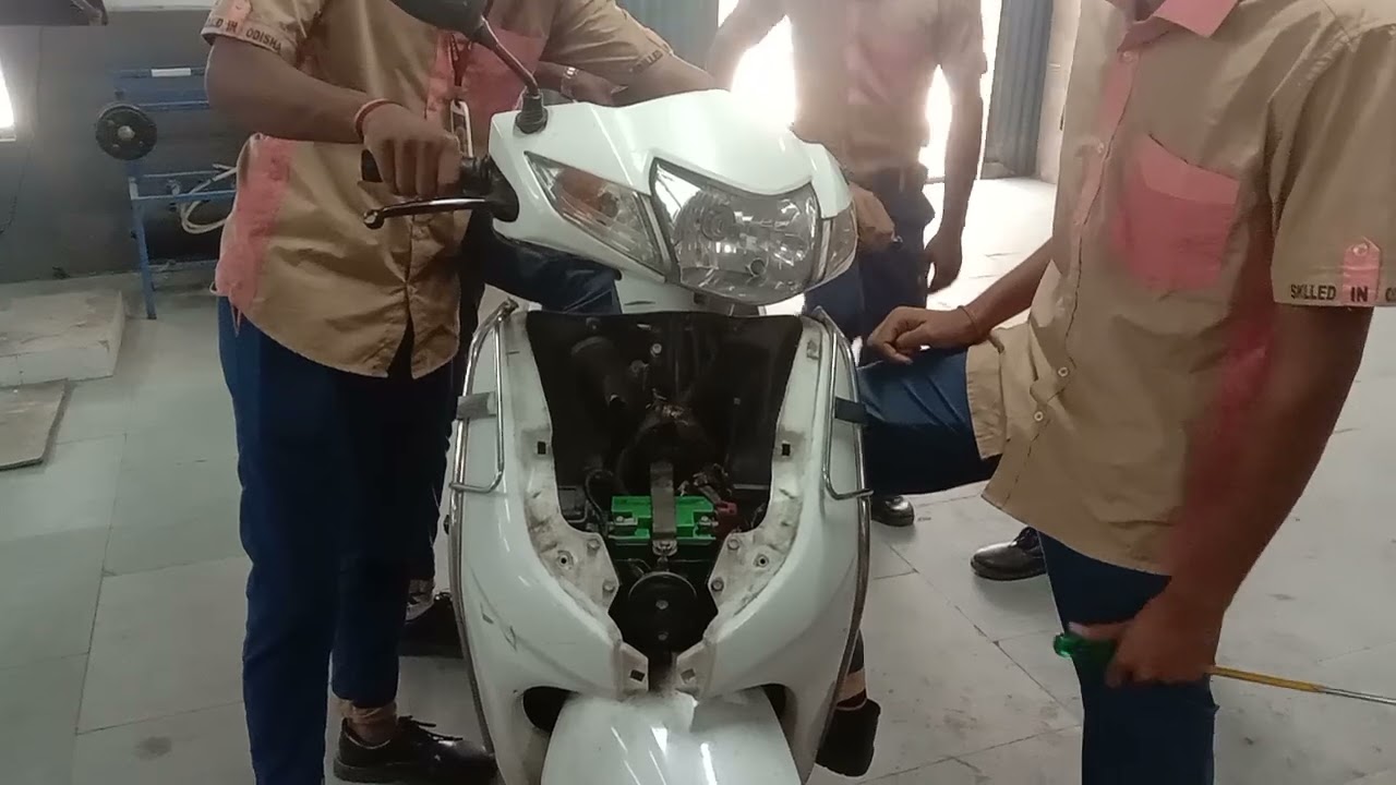 Honda Activa  Repair by M.M.V.Trainees