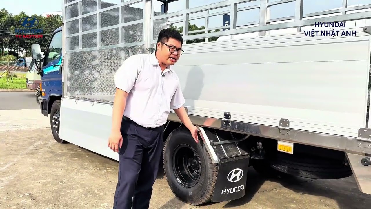 Xe tải 6,7 tấn thùng mui bạt bửng nhôm chở chuối