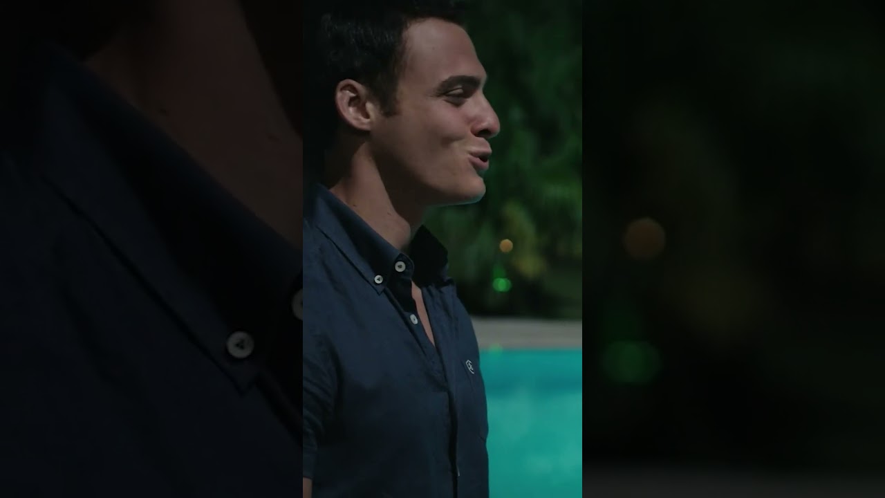 &iexcl;Zeynep y Kerem cayeron a la piscina! -  Esperando el Sol | G&uuml;neşi Beklerken #shorts