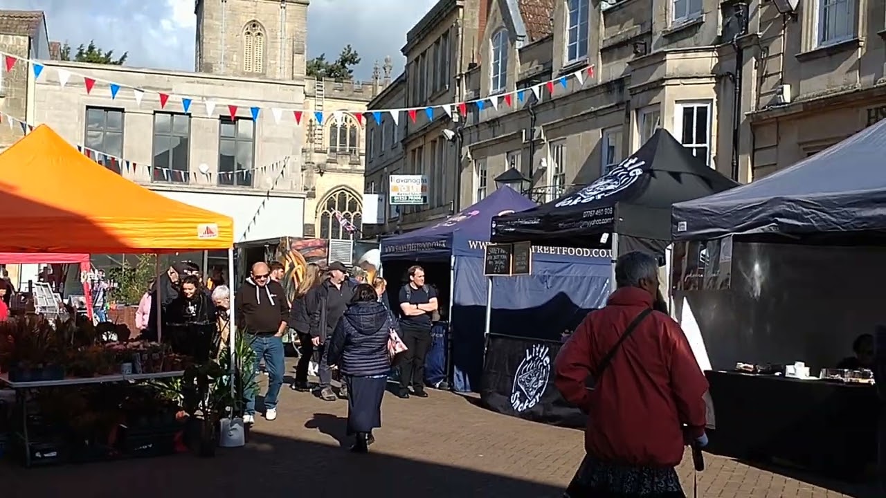 Fore Street market, with bells on. 🔔🔔