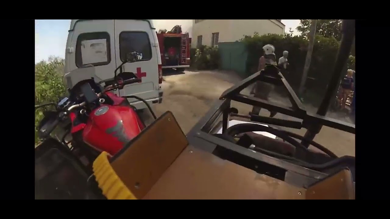 Пожар частного дома,мотобат МЧС,Ростов-на-дону,мото,чуть не сбил пешехода ,разбил шлем