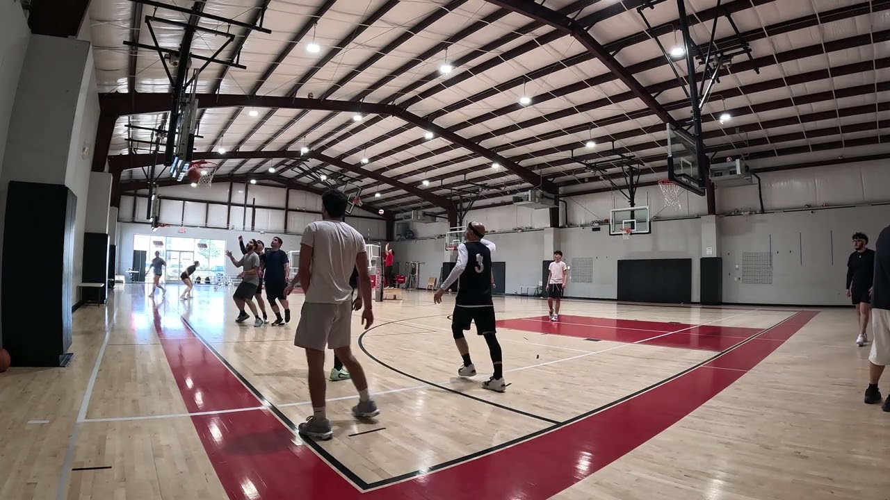 40 Year Old Men’s League Scrimmage… We’re Not Washed Yet 👀🏀 2nd Half 
