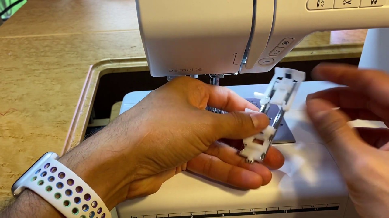 bernette b38 Buttonholes