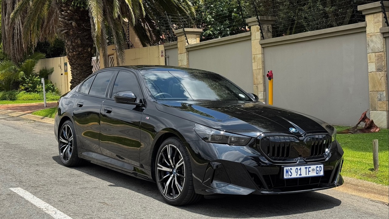 2026 BMW i5 eDrive40 In-depth Review | Practicality | Cost of Ownership