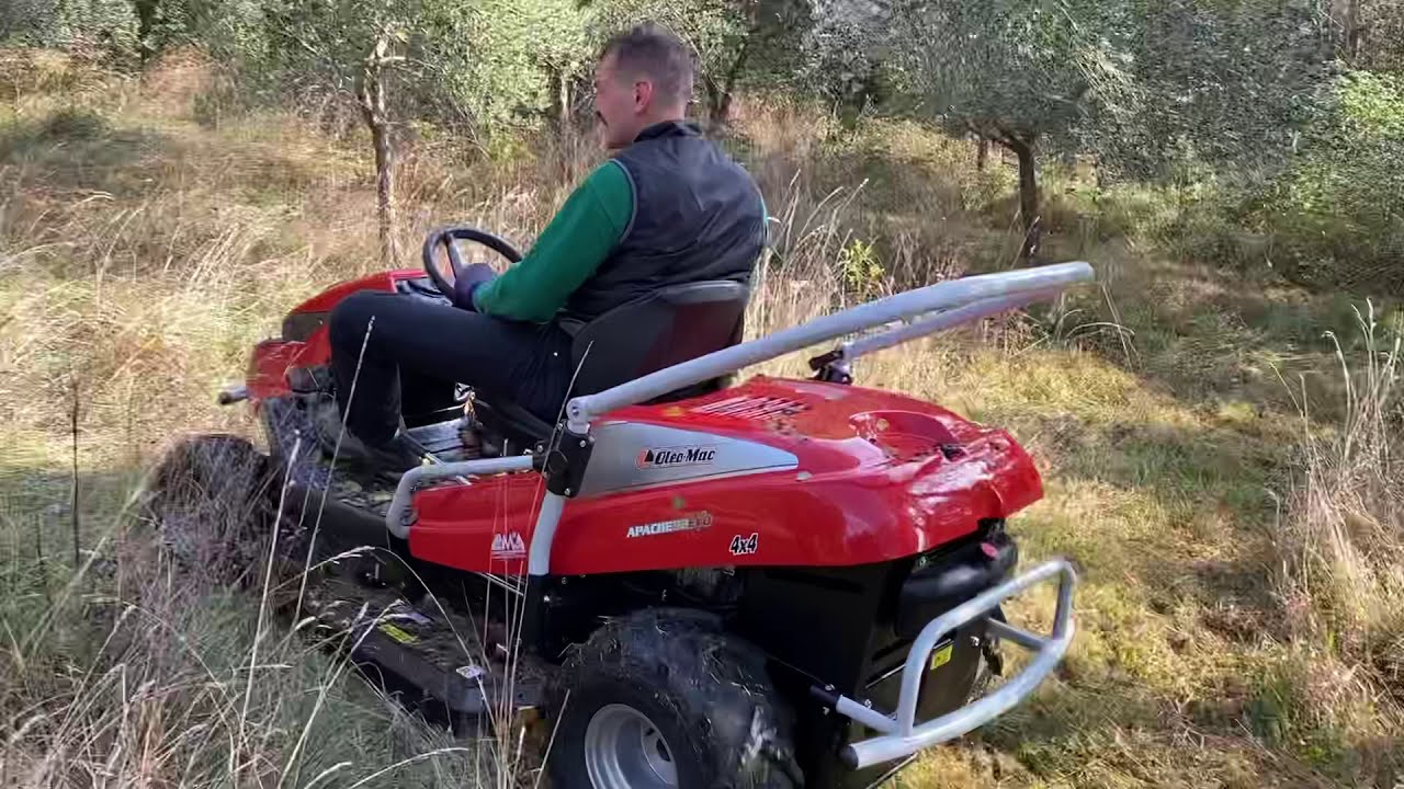 OLEO-MAC APACHE EVO92 4X4 - Trattorino trincia sfalciatutto, prova di sfalcio su uliveto
