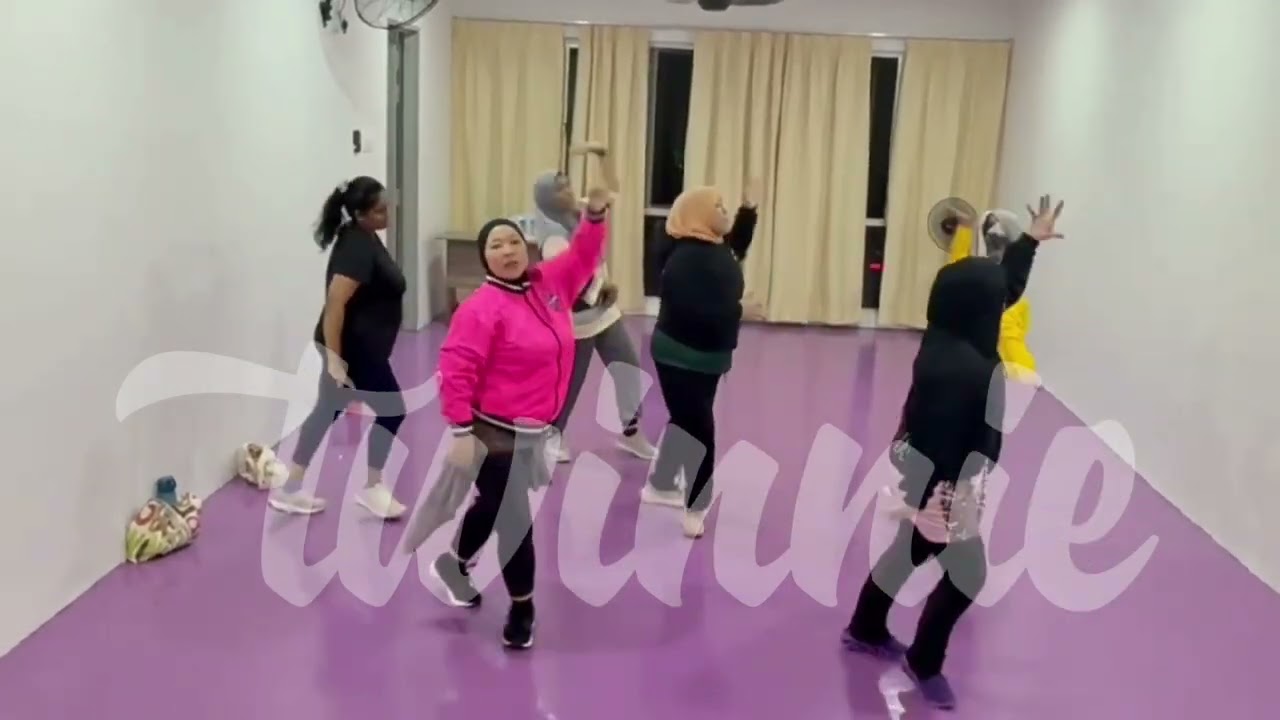 Jamilah | DANCE FITNESS | TWINNIE