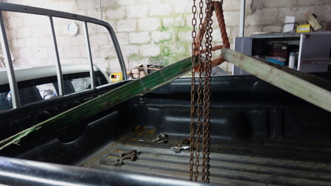 Removing a Toyota Hilux tub or rear body