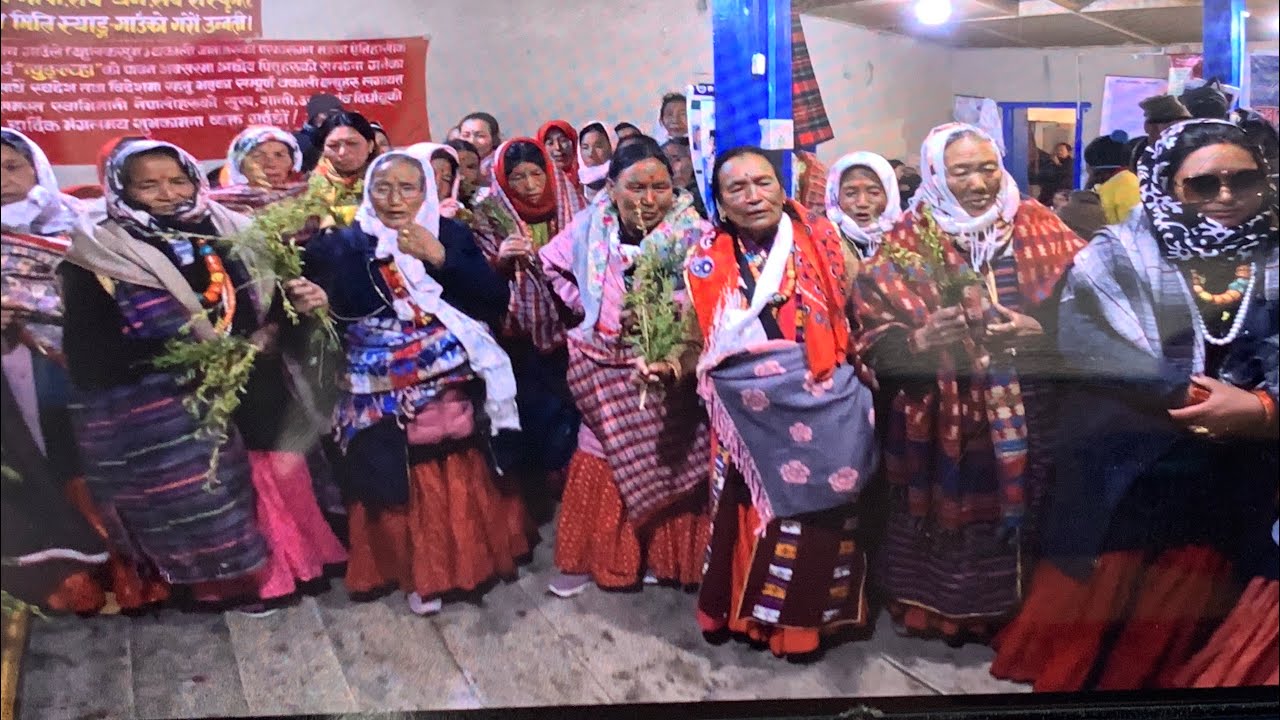 Best Thakali language battle song (dohori).      Many Gurung / Tamang / Magar / Sherpa…..