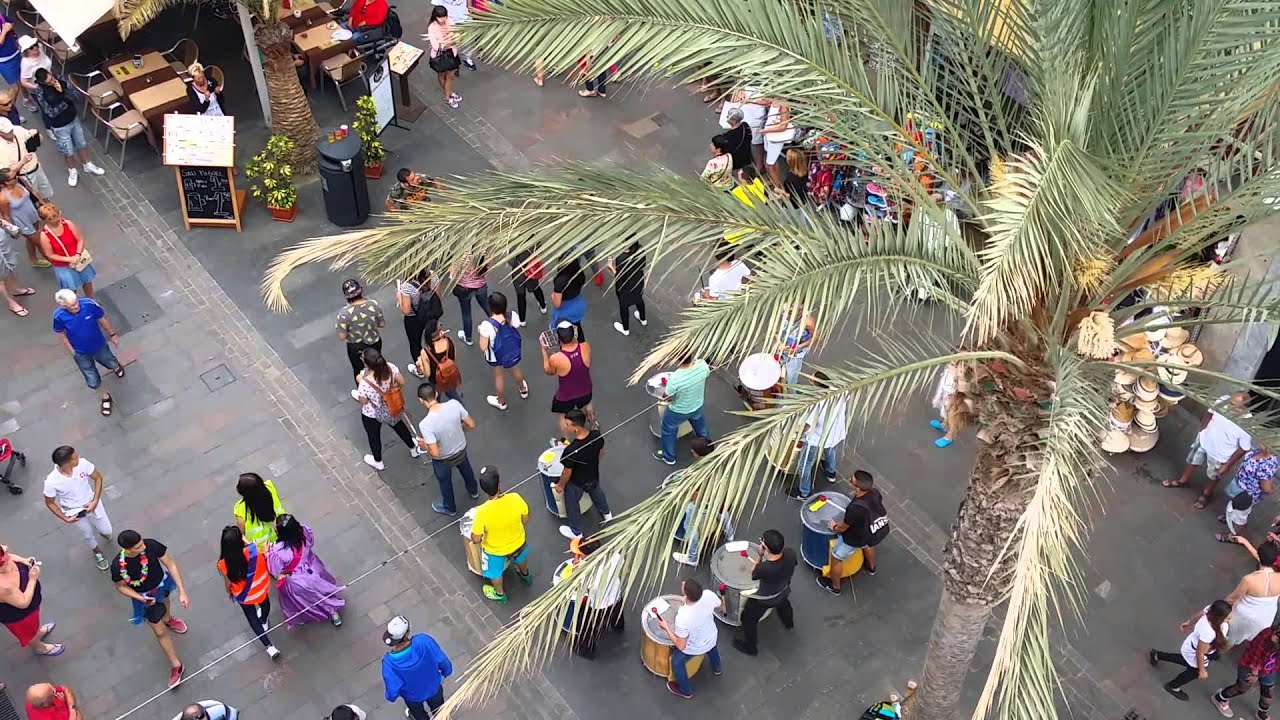 Batucada por la calle a Tenerife 1/4