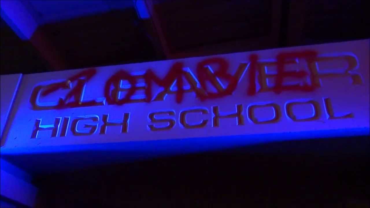 Cedar Point - Zombie High School Haunted House (Full Walk-Thru with Lights Off) 2013