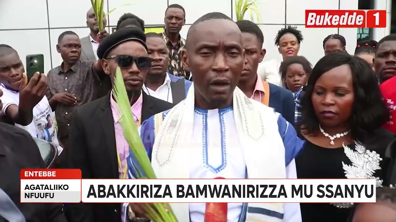 Agataliikonfuufu: Nabbi Bright Muyingo Moses  akomyeewo okuva e Yisirayiri. Bamwanirizza mu mizira