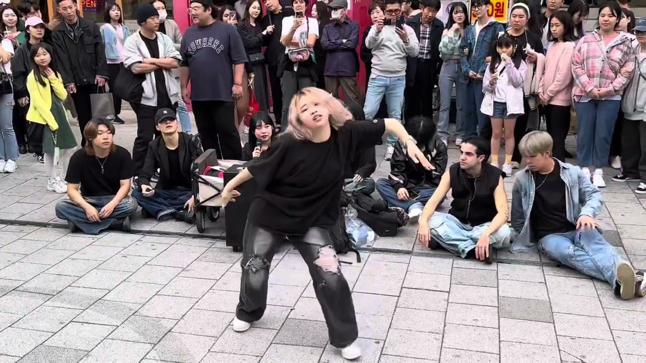 HONGDAE K-POP BUSKING - [Dynamicduo & Lee Young Ji] Smoke (2)