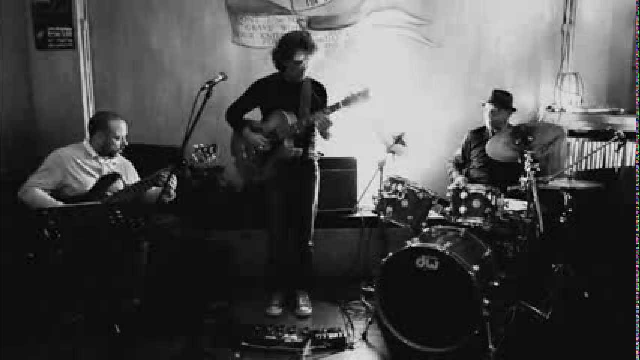 2Five9 Trio @ Verona Cafe - Softly as the Morning Sunrise