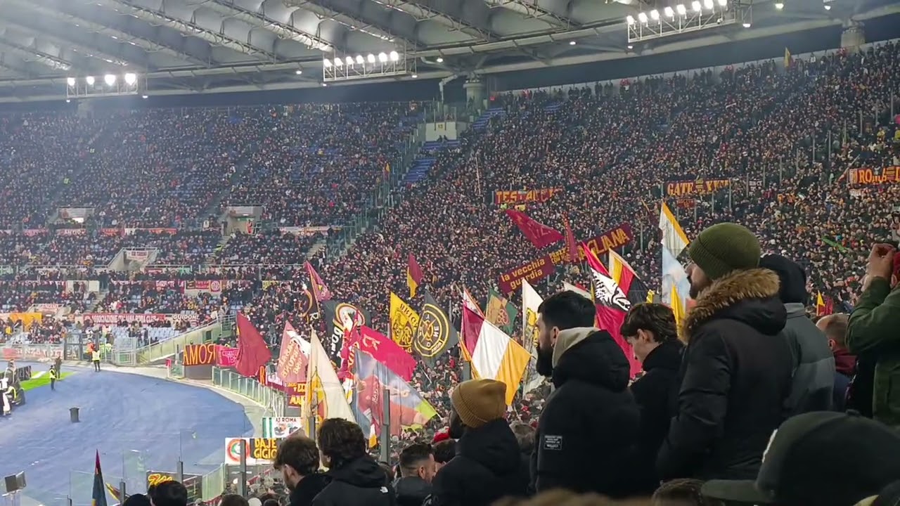 Giallorossa è unica, questa maglia è magica per me, eh eh...#asroma 