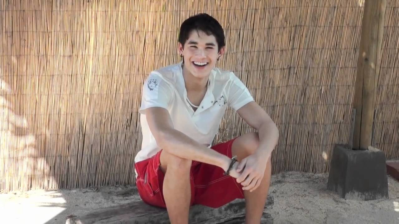 BOOBOO STEWART's Beach Photo Shoot! Part 1
