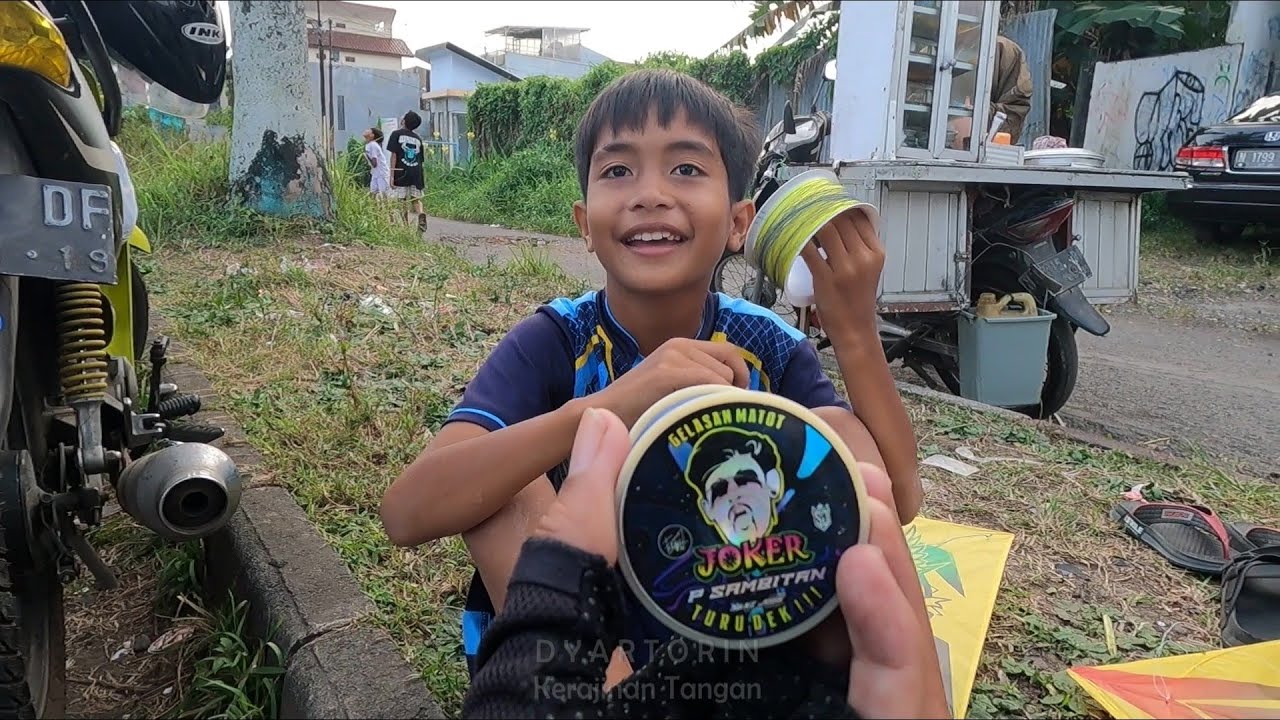 Ini yang terjadi ketika bocil adu layangan pakai benang gelasan jarot joker p sambitan turu dek
