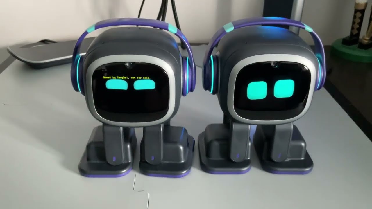 EMOs dancing together double version!🕺
