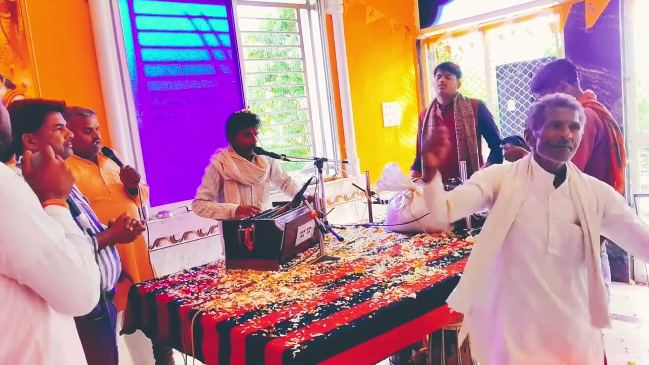 हरे राम हरे राम हरे कृष्णा हरे कृष्णा हरे राम हरे राम हरे कृष्णा हरे कृष्णा कृष्णा कृष्णा हरे हरे