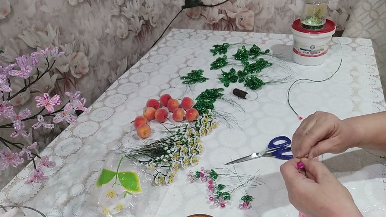 ч.1 Яблонька из бисера.  VID 20240217 221642