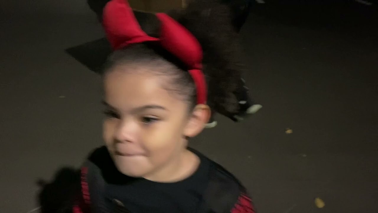 Trick or Treating in Japan!!! Follow Me Around Halloween Edition!!! Halloween Overseas :) 2022