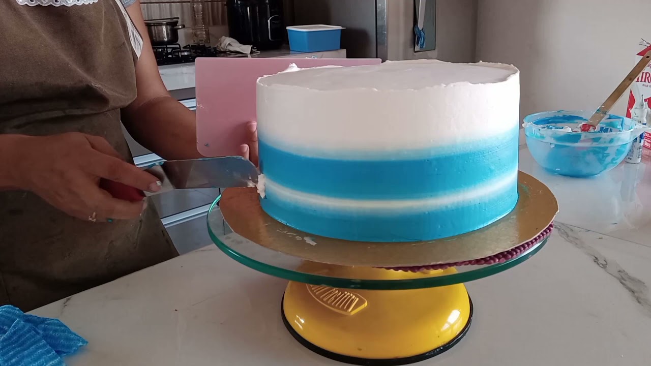 bolo de 3kg feito no mesmo dia / encomenda de ultima hora/ dripd cake