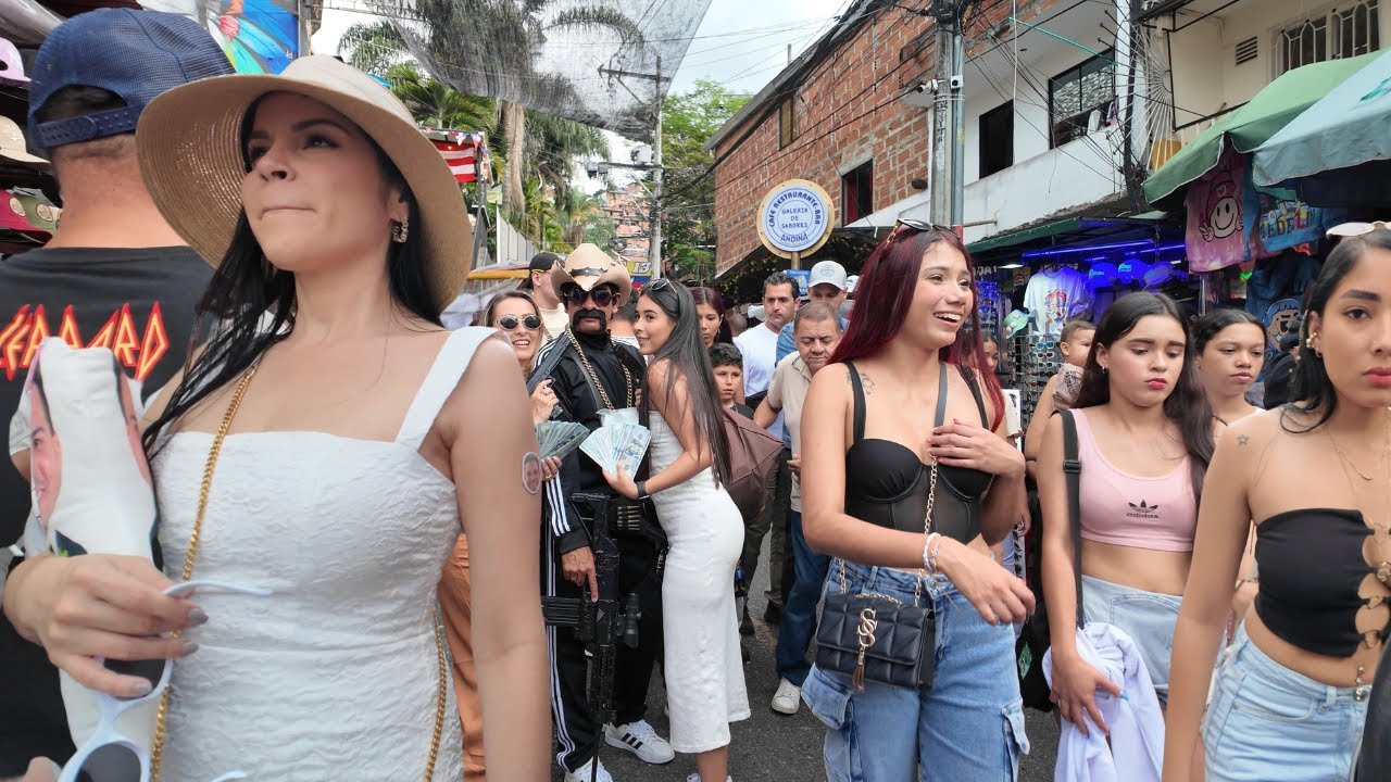 Real Streets of Medellín, Colombia with Many Single Ladies 🇨🇴 2025