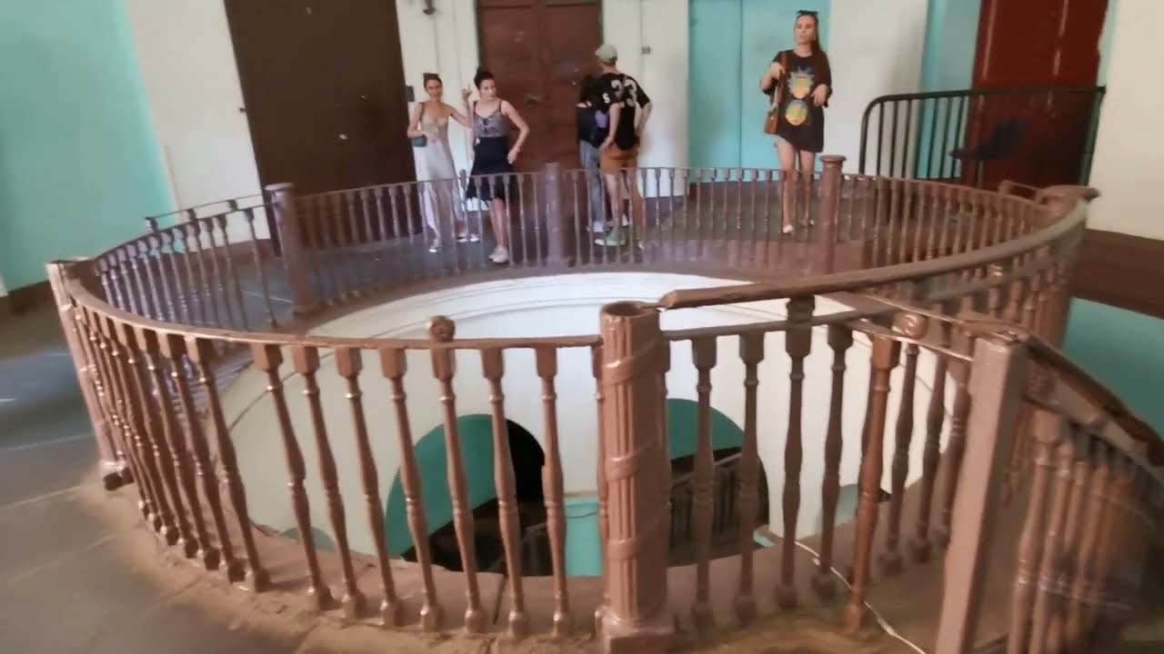 Не ходите туда!!  Опасная Ротонда в Санкт-Петербурге.