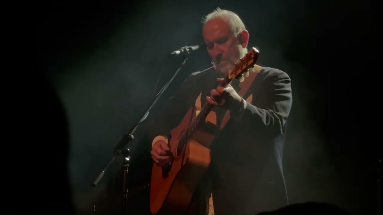 Colin Hay - LIVE. Instrumental - Goodnight Romeo/  I Just Don't....Get Over You. The Enmore Theatre