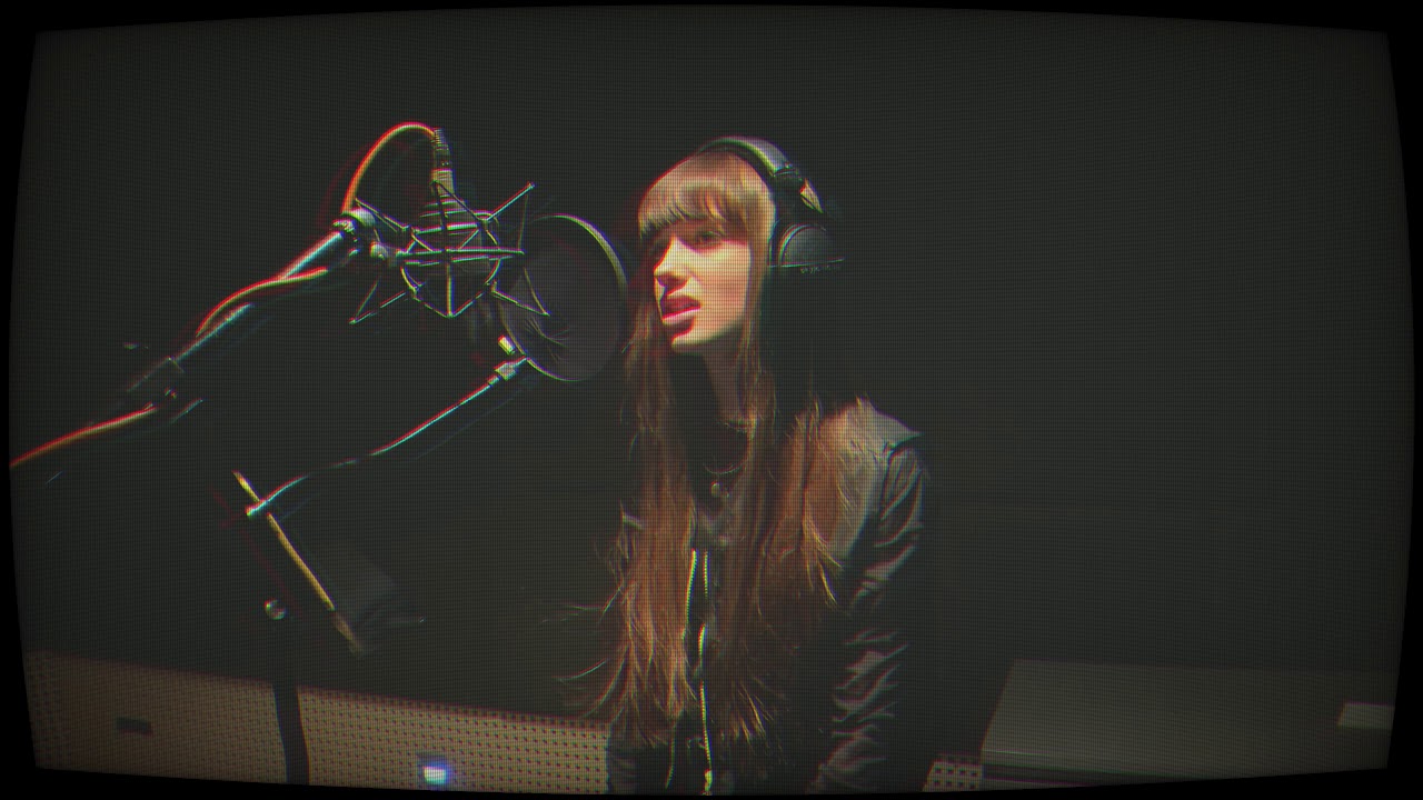 Viki Gabor #Hot16Challenge2