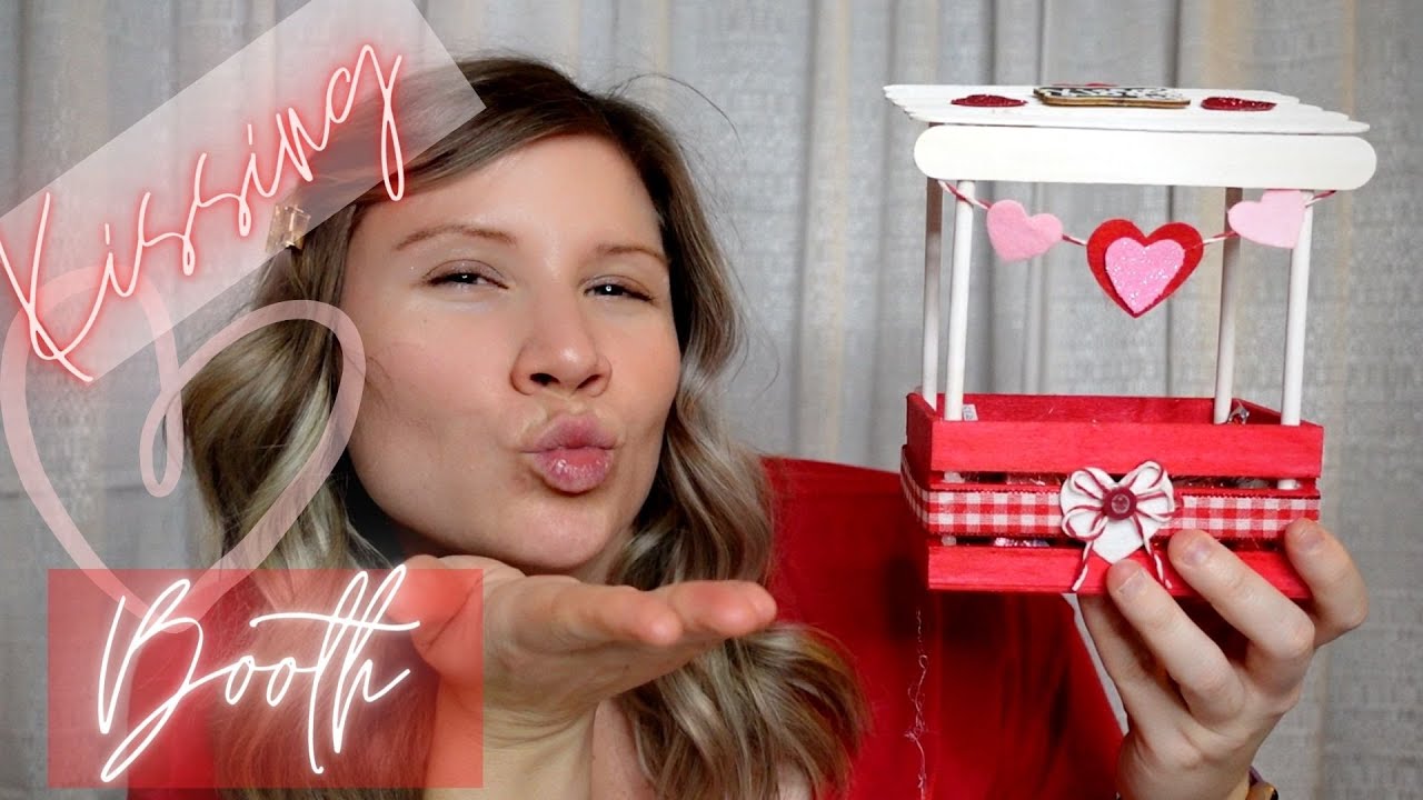 DIY Mini Kissing Booth