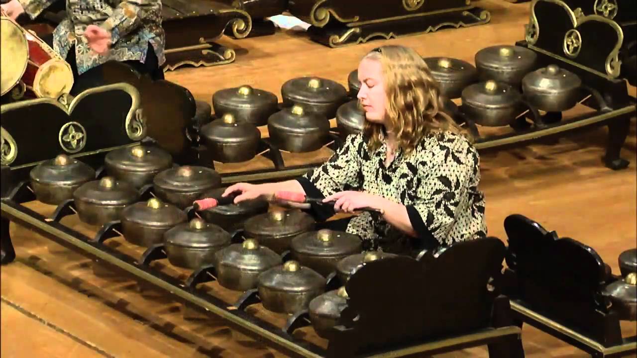 Indonesian Gamelan Ensemble - Sayuk Sayuk Pelog nem