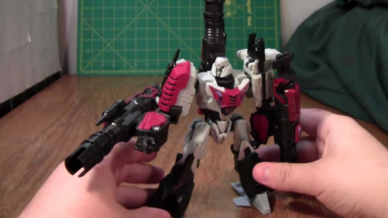 Transformers War For Cybertron Megatron Review (Generations Deluxe Toy)