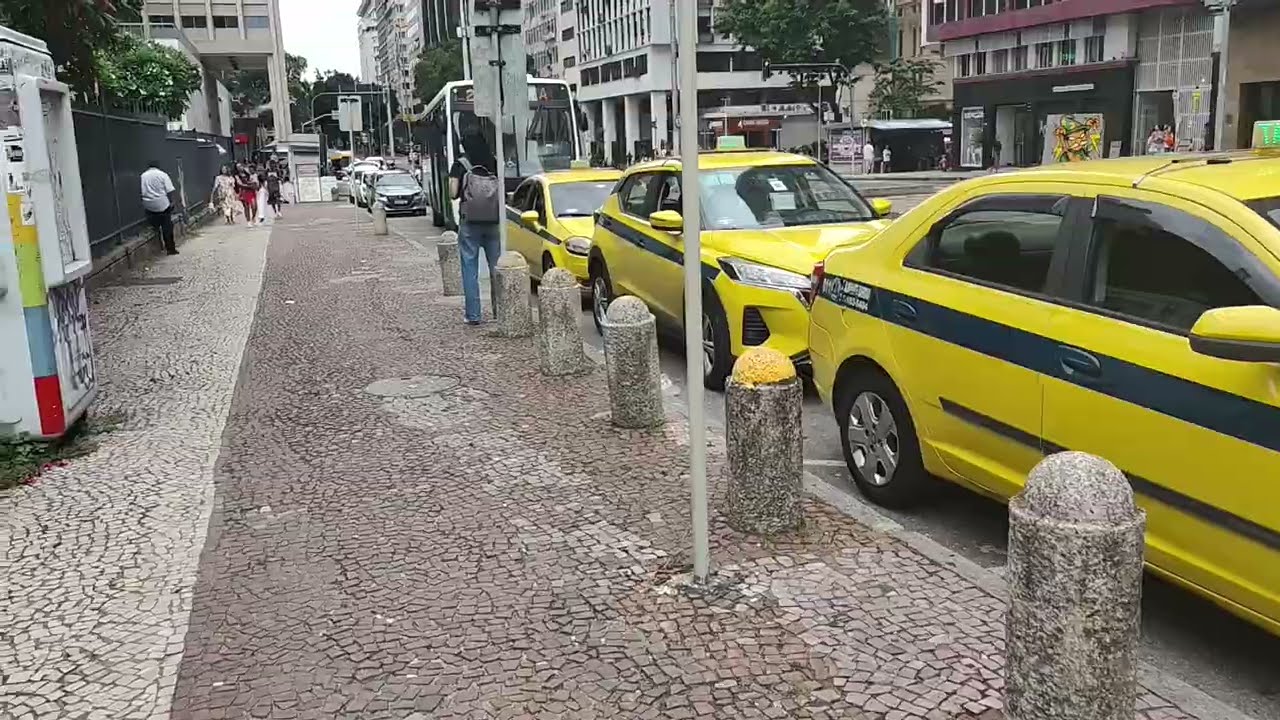 Walking in Rio de Janeiro ( Downtown) 