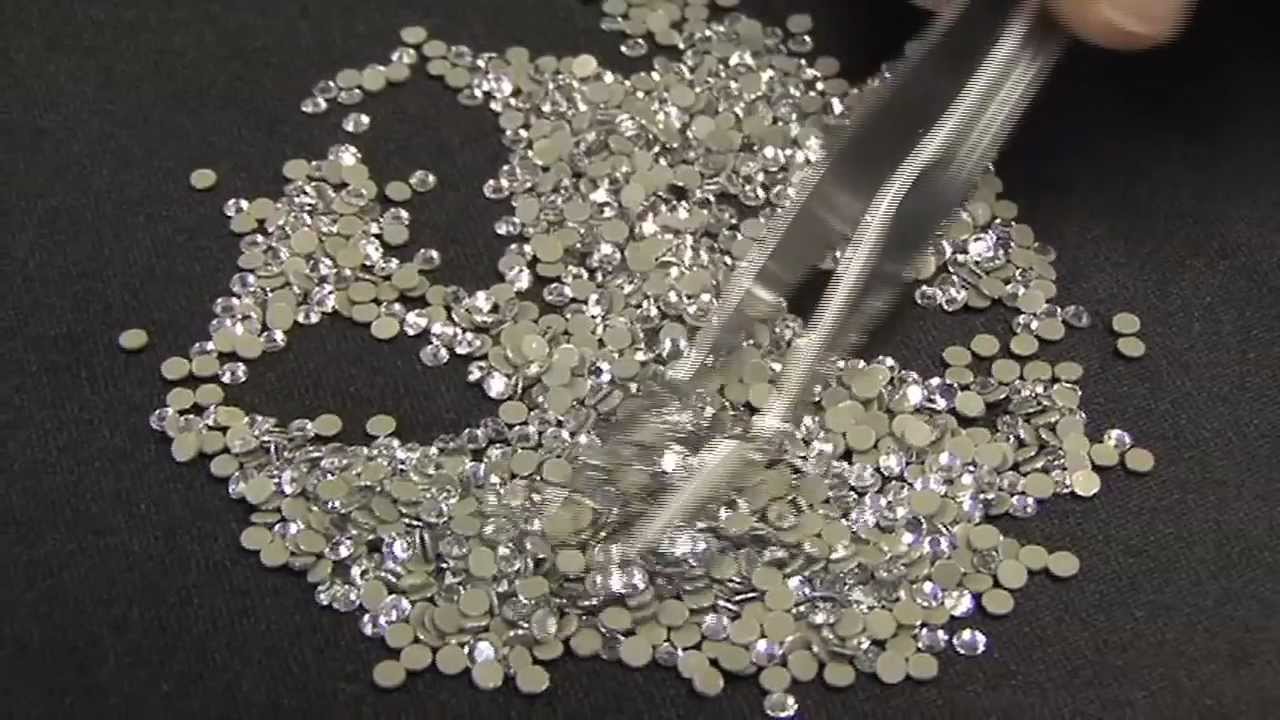 Machine Cut vs Hotfix Rhinestones