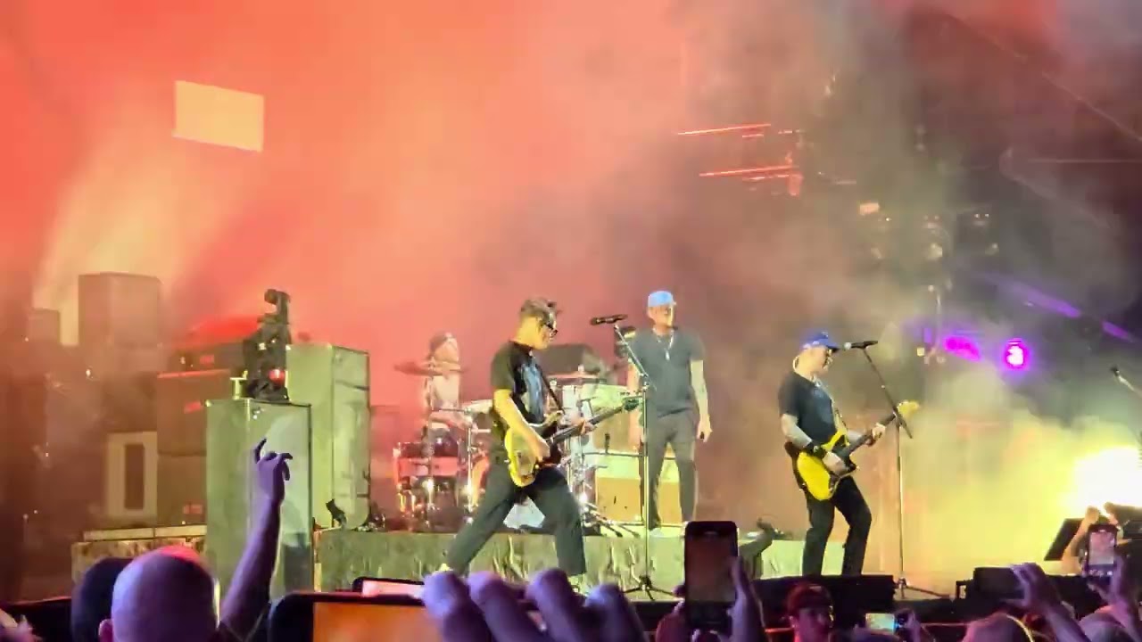 Blink 182 - Bored to Death (with both Matt and Tom) - Riot Fest 2025