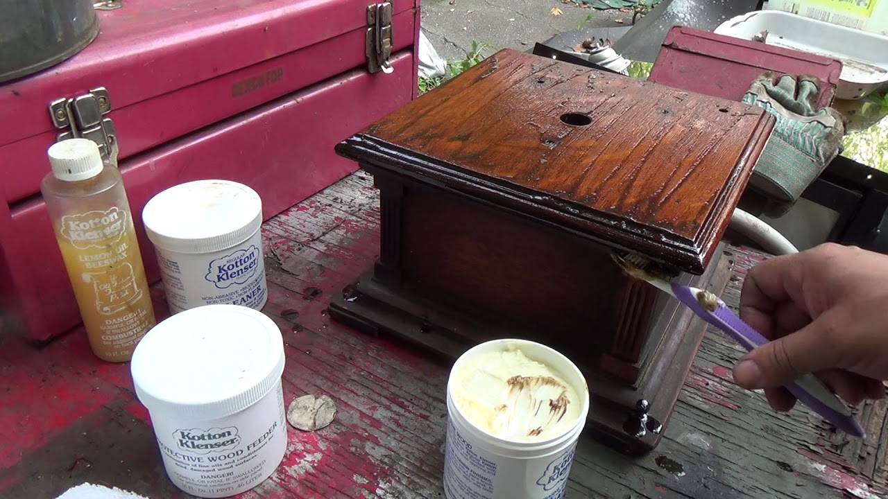 Victor II Talking Machine # 23836 scrubbing the cabinet