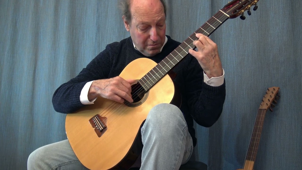 Massimo Agostinelli plays Georges Moustaki: Natalia