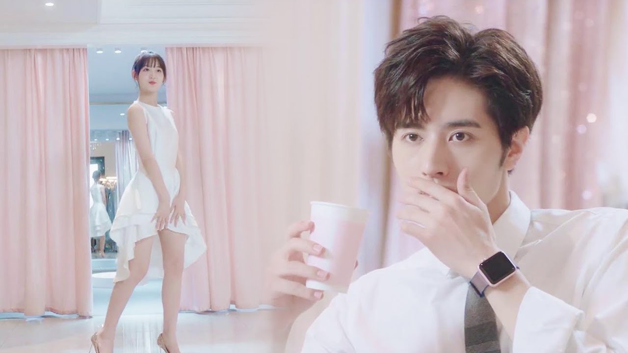 ซินเดอเรลล่าเปลี่ยนเป็นชุด CEO ดูเผินๆ เบื่อหน่าย แต่ก็ยังตกใจโดยไม่รู้ตัว