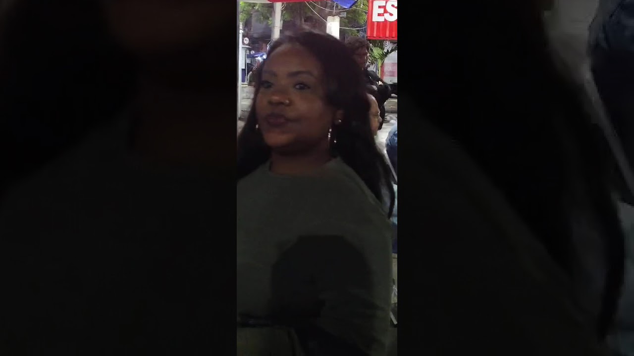 Louvando ao senhor no culto de ar livre na praça do metrô da Pavuna rj, volta pra Deus. 