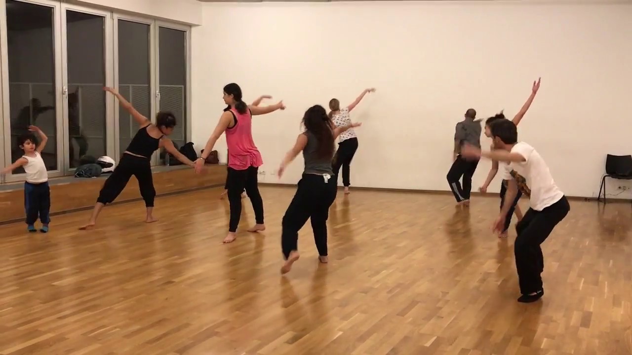 Cours de Danse Contemporaine Débutant-Intermédiaire. Bruxelles 2016