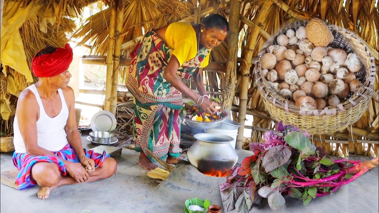 adivasi grandma cooking WILD MASHROOM and RED SPINACH curry for their lunch