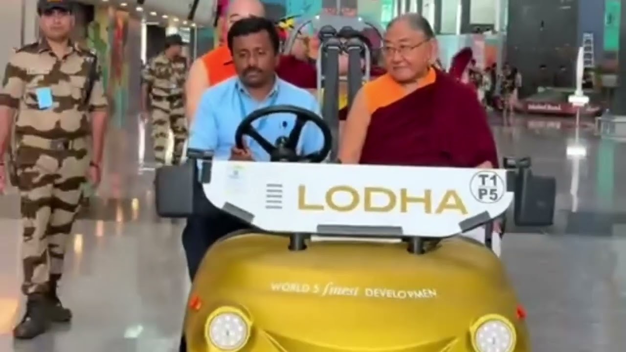 “A Warm Welcome to H.H. Kyabgon Gongma Trichen Rinpoche at Bengaluru Airport.”